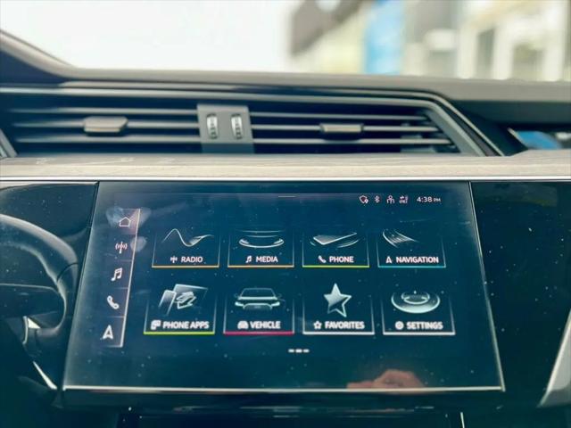 2024 Audi e-tron Premium quattro