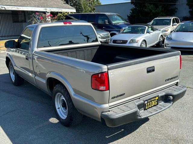 2003 Chevrolet S-10 Base