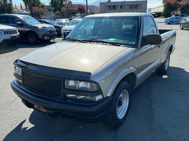 2003 Chevrolet S-10 Base