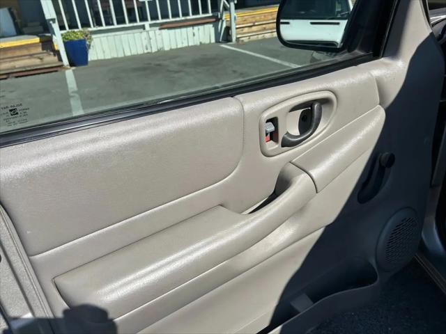 2003 Chevrolet S-10 Base
