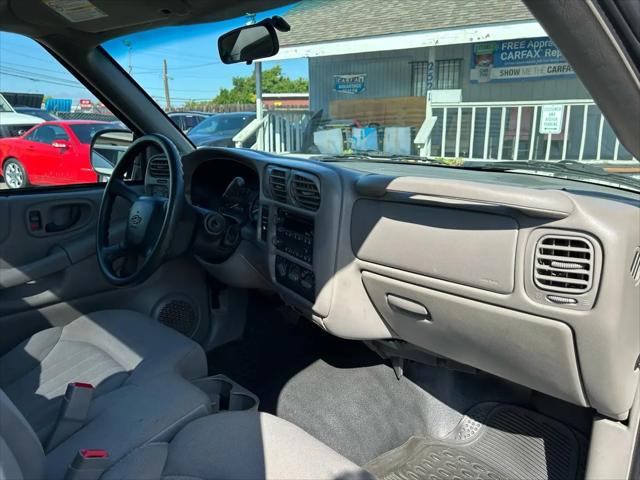 2003 Chevrolet S-10 Base