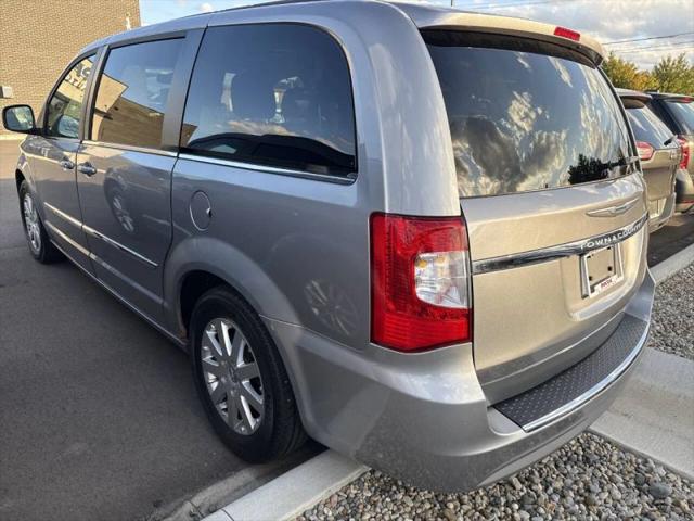 2013 Chrysler Town & Country Touring