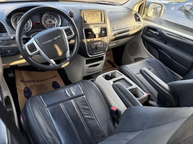2013 Chrysler Town & Country Touring