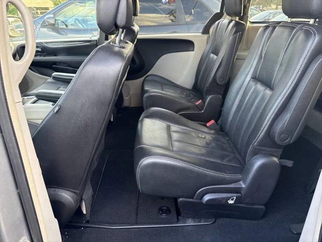 2013 Chrysler Town & Country Touring