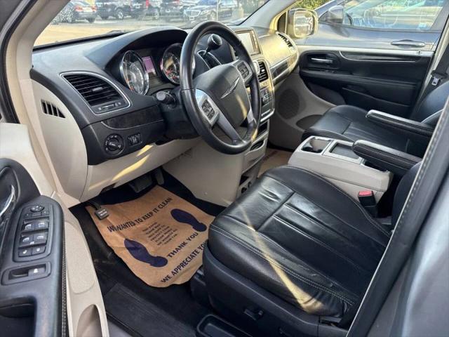 2013 Chrysler Town & Country Touring