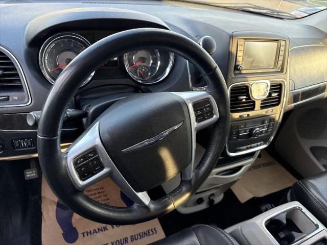 2013 Chrysler Town & Country Touring