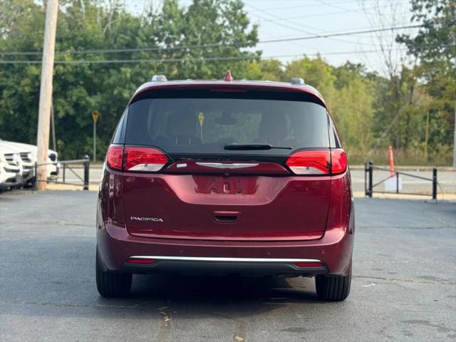 2017 Chrysler Pacifica Touring-L Plus