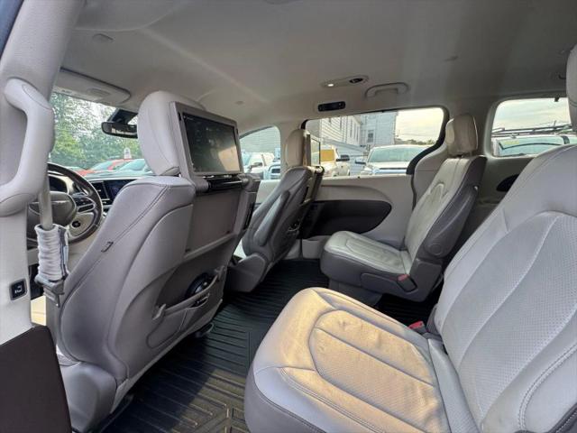 2017 Chrysler Pacifica Touring-L Plus