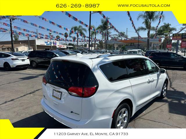 2018 Chrysler Pacifica Hybrid Touring L