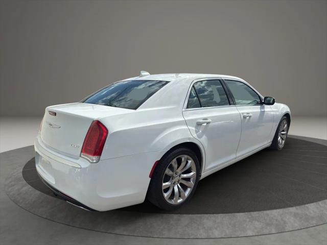 2019 Chrysler 300 Touring