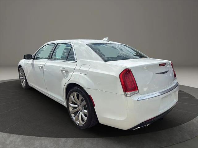 2019 Chrysler 300 Touring