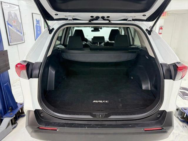2019 Toyota RAV4 Hybrid LE