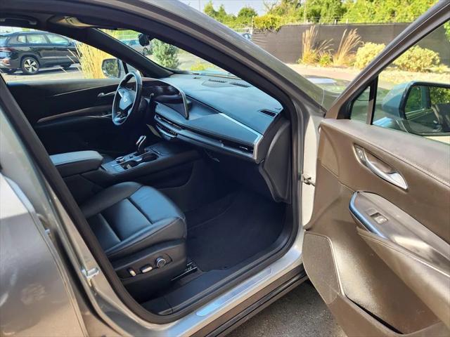 2025 Cadillac XT4 AWD Premium Luxury