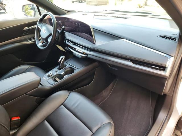 2025 Cadillac XT4 AWD Premium Luxury