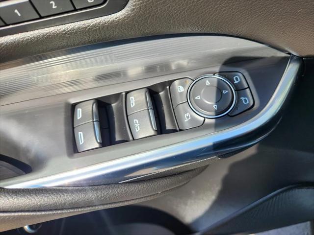 2025 Cadillac XT4 AWD Premium Luxury