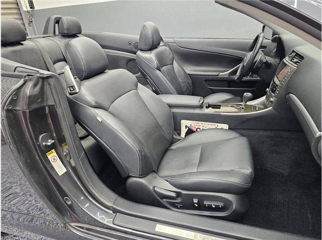 2011 Lexus IS 250C Base 2dr Convertible 6A