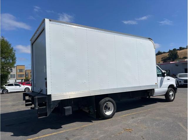 2023 Ford E-450 Cutaway Cutaway Van 2D
