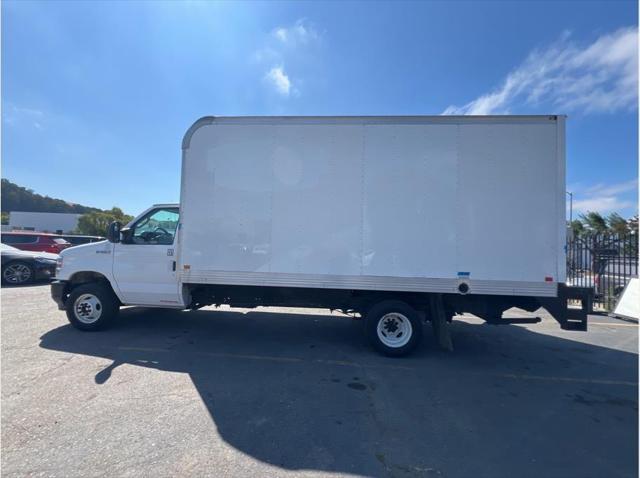 2023 Ford E-450 Cutaway Cutaway Van 2D