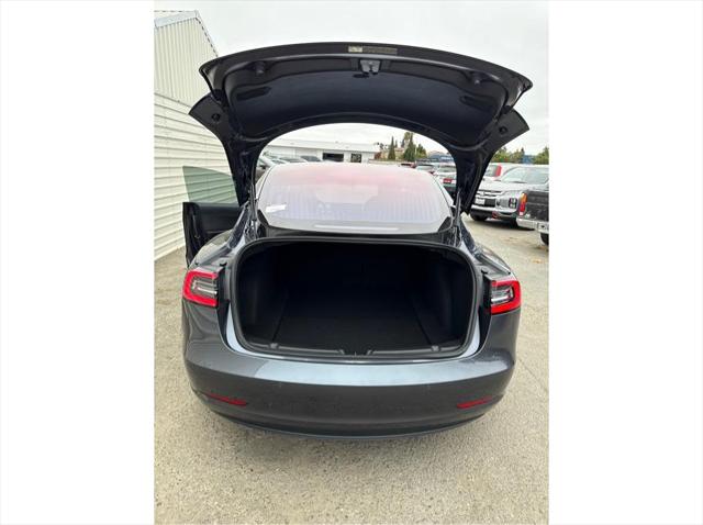 2018 Tesla Model 3 Mid Range Sedan 4D