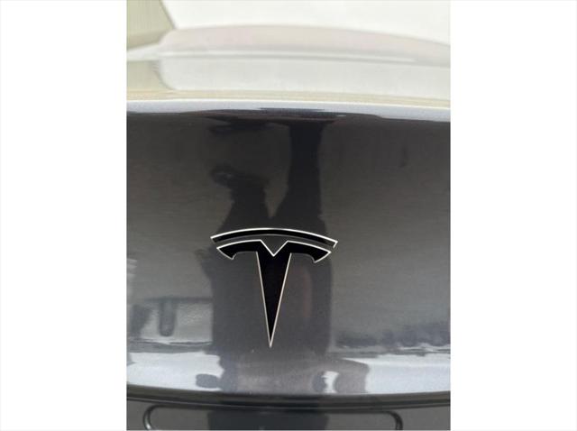 2018 Tesla Model 3 Mid Range Sedan 4D