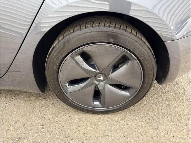2018 Tesla Model 3 Mid Range Sedan 4D