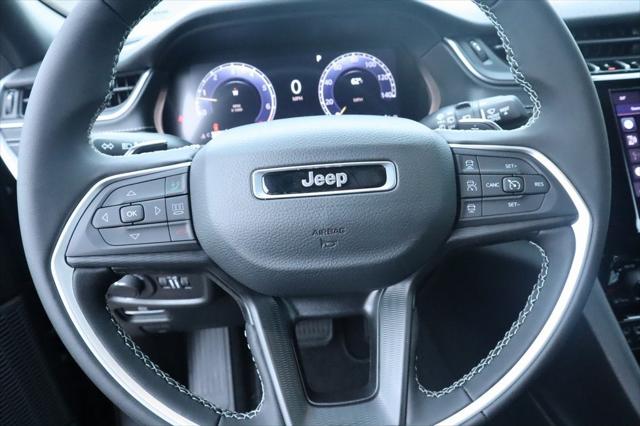 2025 Jeep Grand Cherokee GRAND CHEROKEE LAREDO X 4X4