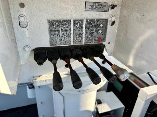 2009 Ford F-550 Base