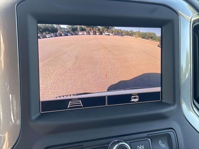 2023 Chevrolet Silverado 1500 4WD Crew Cab Short Bed Custom