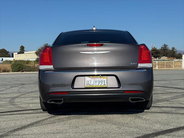 2019 Chrysler 300 Touring L