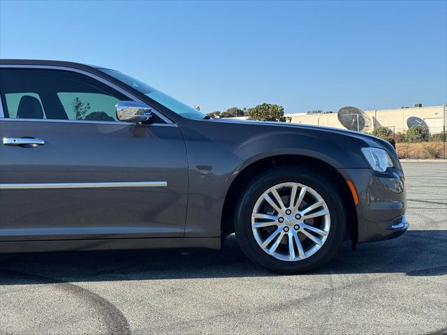 2019 Chrysler 300 Touring L