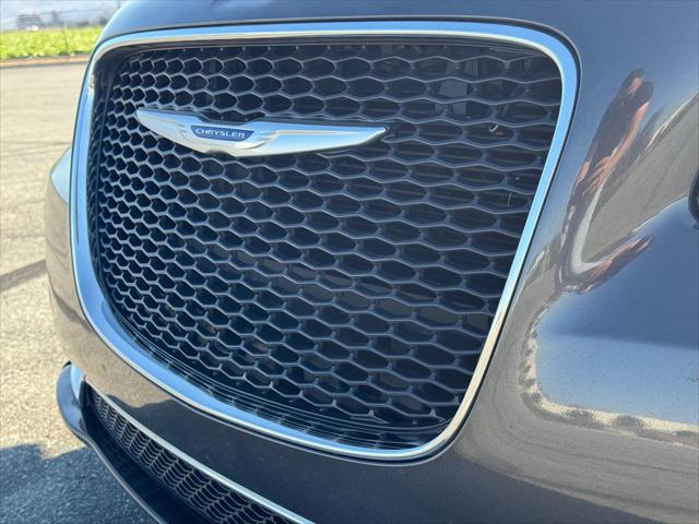 2019 Chrysler 300 Touring L