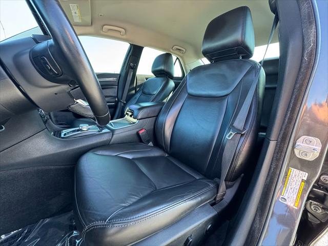 2019 Chrysler 300 Touring L