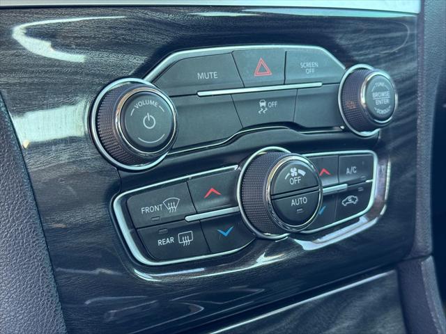 2019 Chrysler 300 Touring L