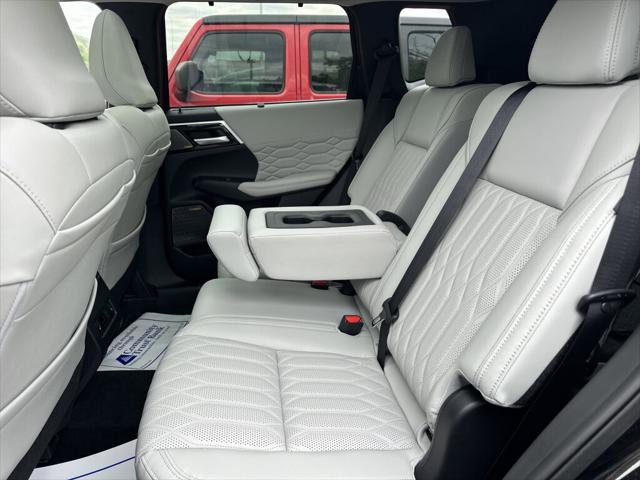 2025 Mitsubishi Outlander PLATINUM EDITION 2.5 S-AWC