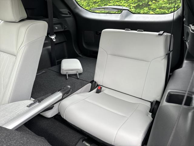 2025 Mitsubishi Outlander PLATINUM EDITION 2.5 S-AWC