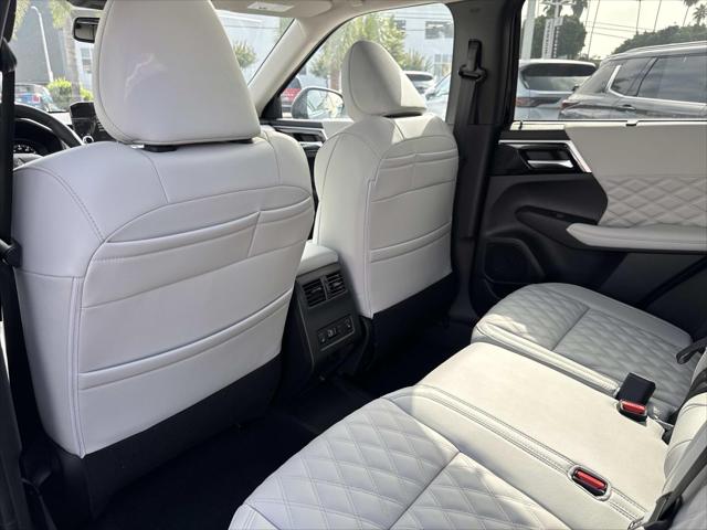2025 Mitsubishi Outlander PHEV SEL S-AWC