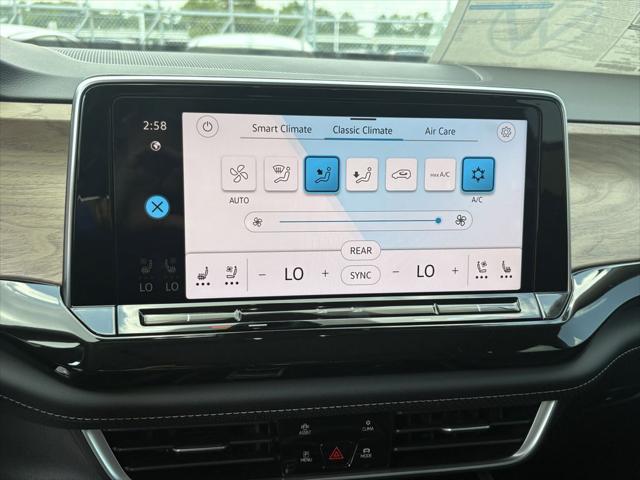 2026 Volkswagen Atlas SE with Technology