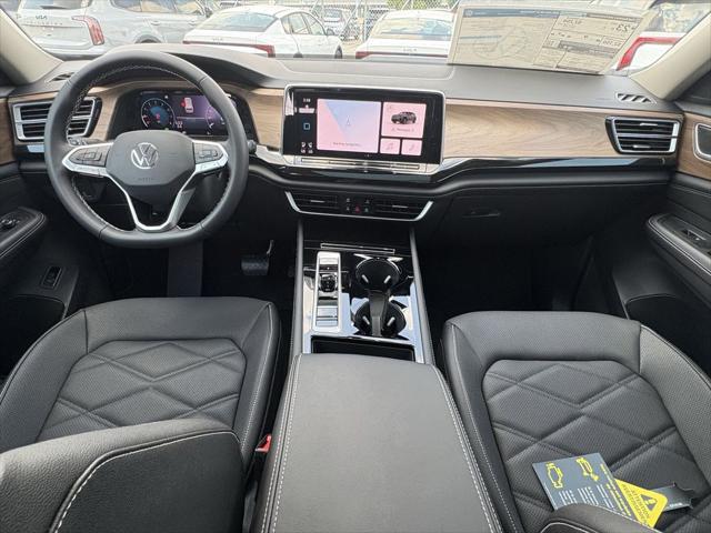2026 Volkswagen Atlas SE with Technology