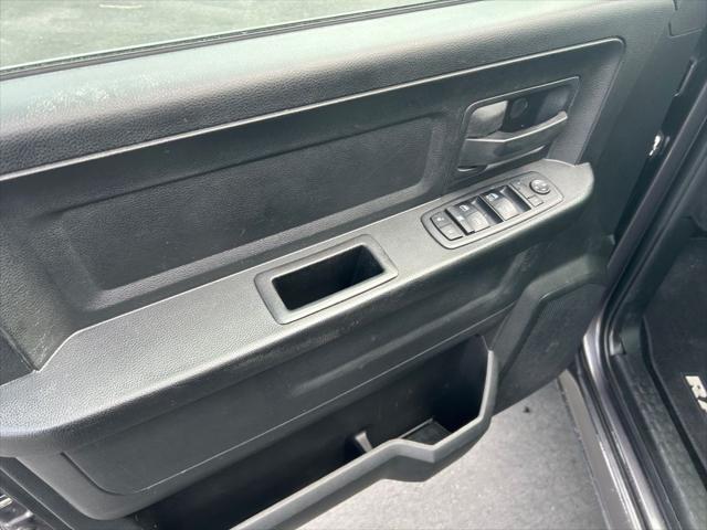 2017 Ram 1500 Express Crew Cab 4x4 5'7" Box
