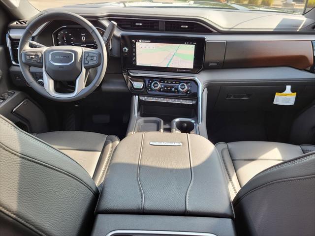 2025 GMC Sierra 2500HD 4WD Crew Cab Standard Bed Denali