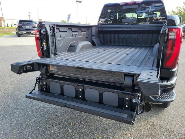 2025 GMC Sierra 2500HD 4WD Crew Cab Standard Bed Denali
