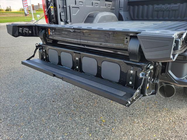 2025 GMC Sierra 2500HD 4WD Crew Cab Standard Bed Denali