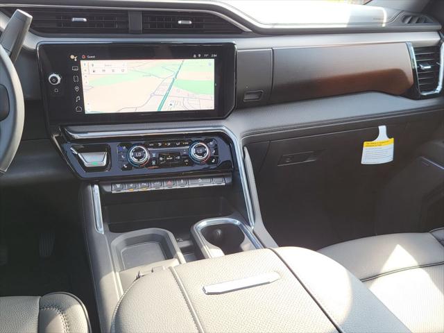 2025 GMC Sierra 2500HD 4WD Crew Cab Standard Bed Denali