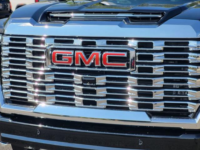 2025 GMC Sierra 2500HD 4WD Crew Cab Standard Bed Denali
