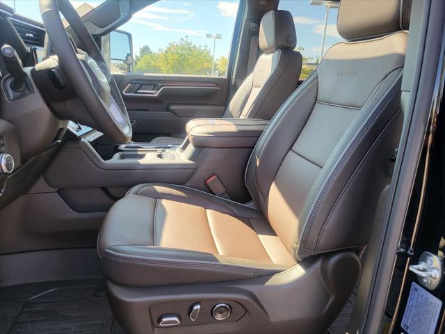 2025 GMC Sierra 3500HD 4WD Crew Cab Standard Bed Denali