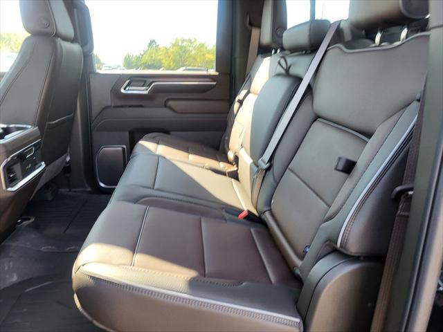 2025 GMC Sierra 3500HD 4WD Crew Cab Standard Bed Denali