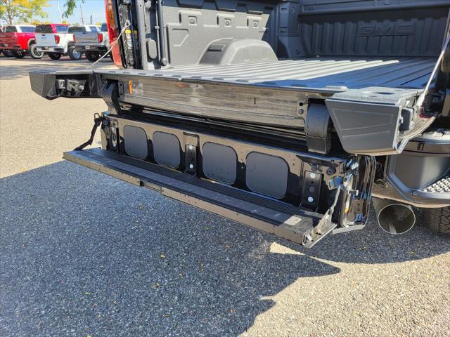 2025 GMC Sierra 3500HD 4WD Crew Cab Standard Bed Denali