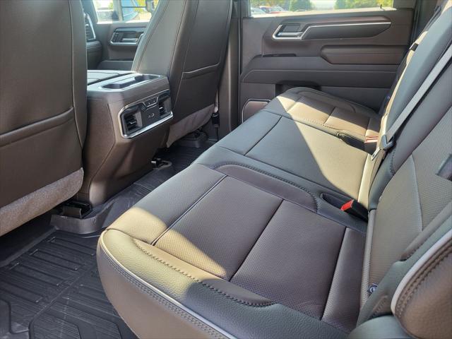 2025 GMC Sierra 3500HD 4WD Crew Cab Standard Bed Denali
