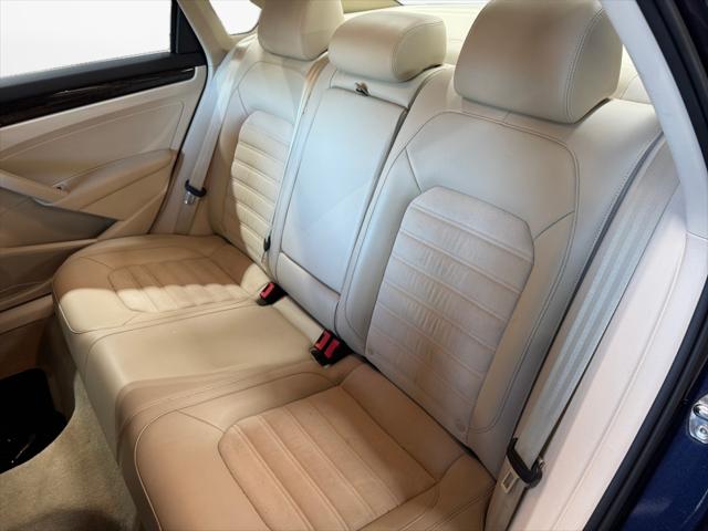 2015 Volkswagen Passat 1.8T SEL Premium