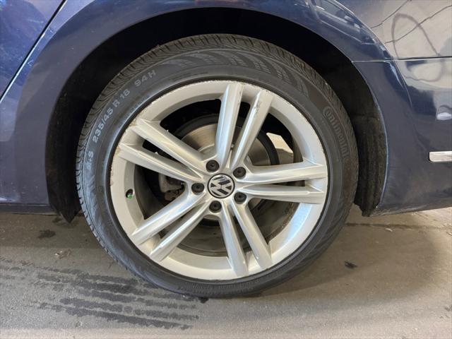 2015 Volkswagen Passat 1.8T SEL Premium